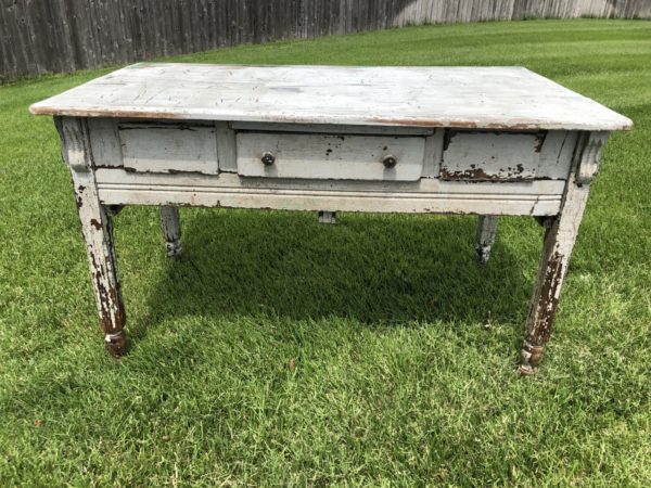 White Vintage Desk for rent